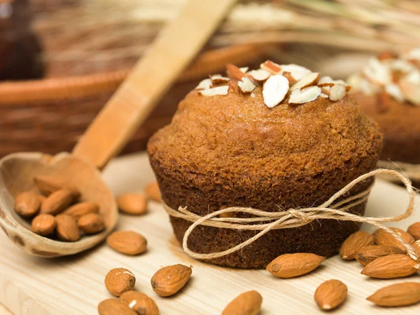 Muffins traditionnels aux amandes cupcake — Photo