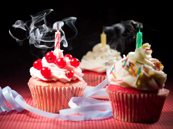 Three surprise muffins smoke — Stock Photo, Image