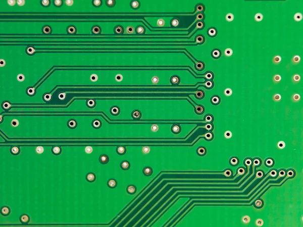 Microcircuito electrónico impreso en verde — Foto de Stock