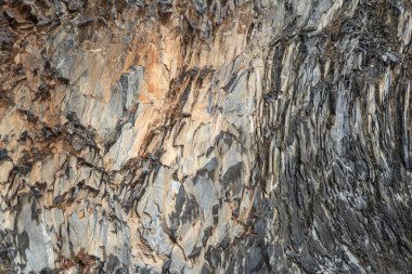 Soyut volkanik kaya oluşumu