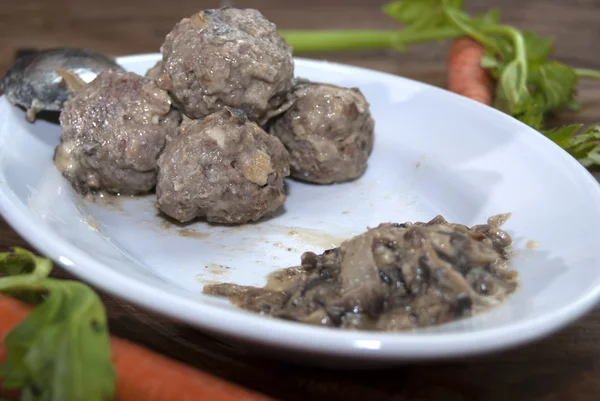 Gehaktballen met champignons — Stockfoto