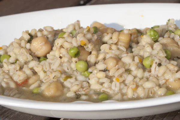 Getreide- und Hülsenfrüchtesuppe — Stockfoto