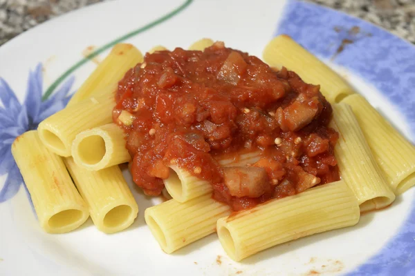 Rigatoni con ragú vegetal — Foto de Stock