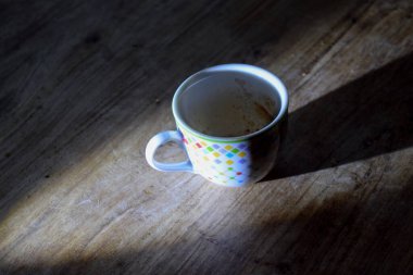 Kahve içtikten sonra boş bir fincan.