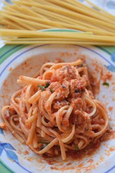 Espaguete Alla Puttanesca Prato Típico Cozinha Napolitana — Fotografia de Stock