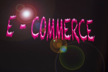 E-ticaret konsepti. Siyah sırtlı tabir.