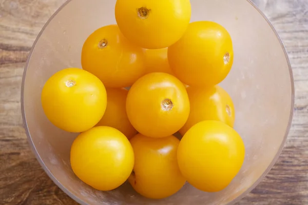 Gorup Ripe Yellow Tomatoes — Fotografia de Stock