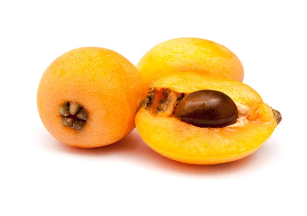 Loquats Gyümölcs Elszigetelt Fehér Alapon Japán Narancssárga Gyümölcsmedálok Egzotikus Lédús — Stock Fotó