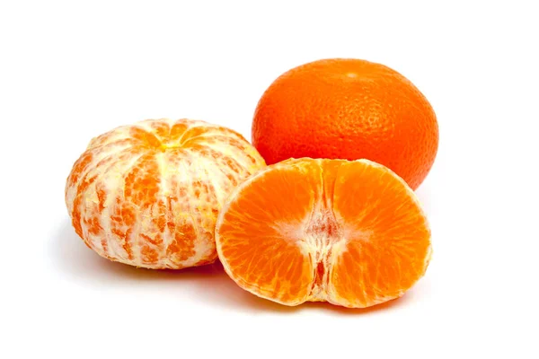 Mandarinenfrüchte Isoliert Auf Weißem Hintergrund — Stockfoto