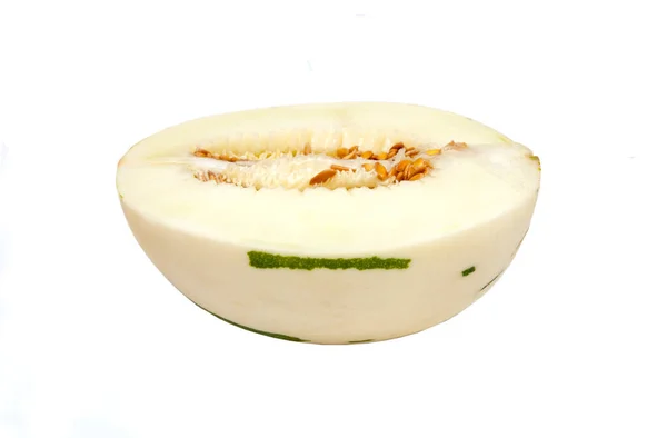 Die Hälfte Der Honigtau Melone Isoliert Auf Weißem Hintergrund — Stockfoto