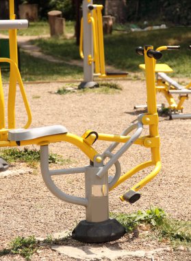 oyun city park alanında. fitness ekipmanları temin.