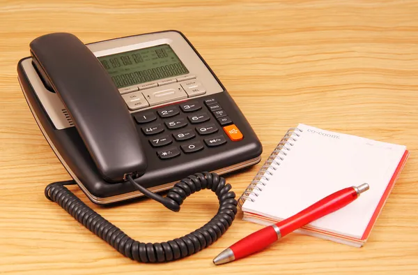 Telefone, caderno, caneta . — Fotografia de Stock