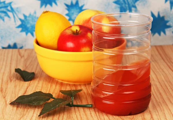 Ein Glas Tomatensaft. — Stockfoto
