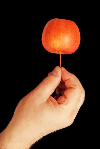 Reifer Apfel in der Hand. — Stockfoto