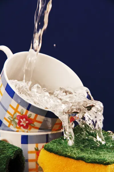 Lavado de tazas de té . — Foto de Stock