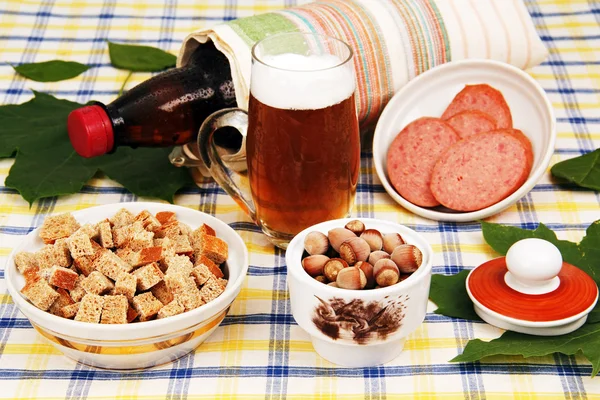 Beer and a snack. — Stock Photo, Image