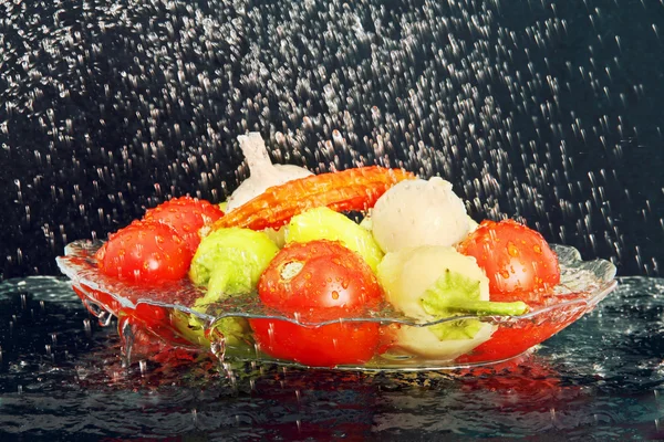 Vegetables in water flow. — Stock Photo, Image