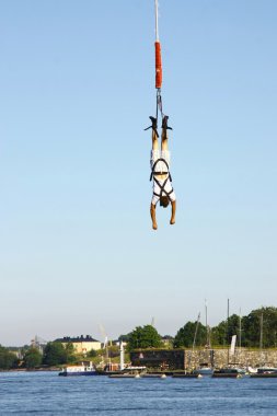 Vinç dan bungee jumping