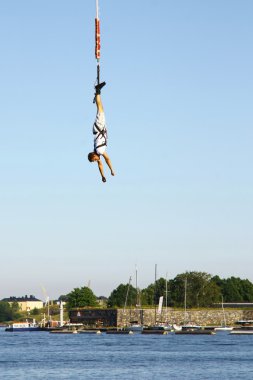 Vinç dan bungee jumping