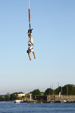 Vinç dan bungee jumping