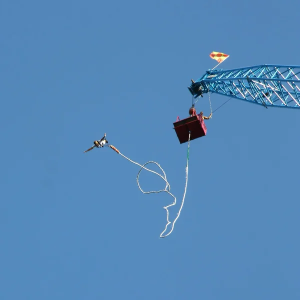 Vinç dan bungee jumping — Stok fotoğraf