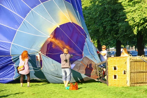 Le lancement traditionnel de la montgolfière — Photo