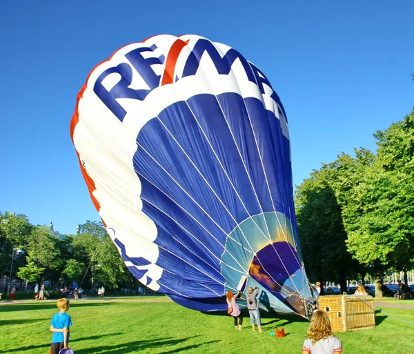 Le lancement traditionnel de la montgolfière — Photo