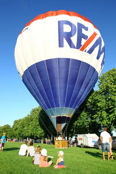 Der traditionelle Start des Heißluftballons — Stockfoto