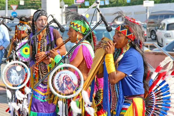 Bennszülött amerikai indián törzsi csoport — Stock Fotó