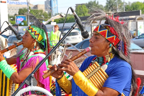 Native american indiska tribal grupp — Stockfoto