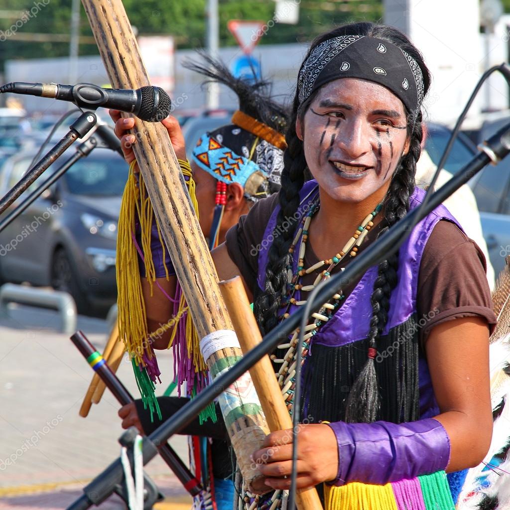 Native American Indian tribal group Stock Editorial Photo © ELINA