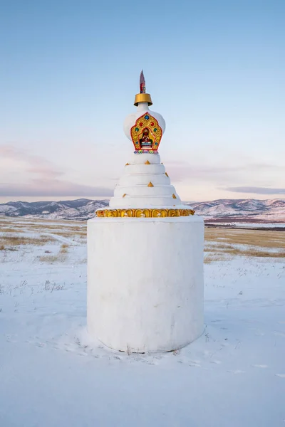 Stupa Bouddhiste Sur Fond Montagnes Verticalement Images De Stock Libres De Droits