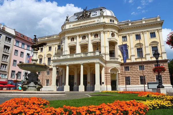 Братислава - Национальный театр — стоковое фото