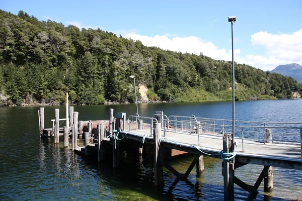 Lake pier in New Zealand — Stock Photo, Image