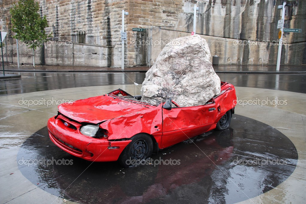 Sydney crushed car sculpture Stock Editorial Photo © tupungato 29961629