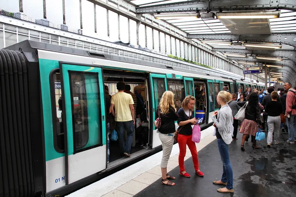 Metro van Parijs — Stockfoto