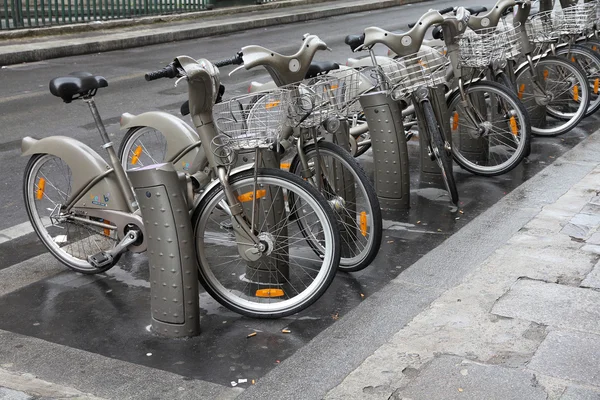 París bicicletas de la comunidad — Foto de Stock