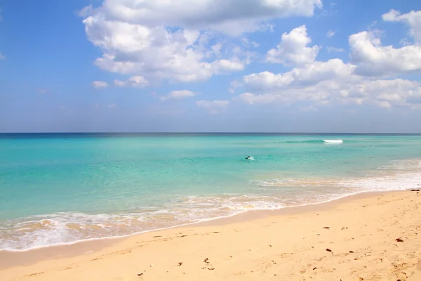 Strand in cuba — Stockfoto