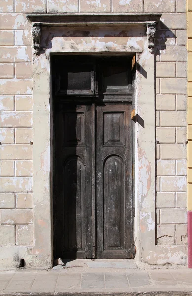 Porta velha em Cuba — Fotografia de Stock