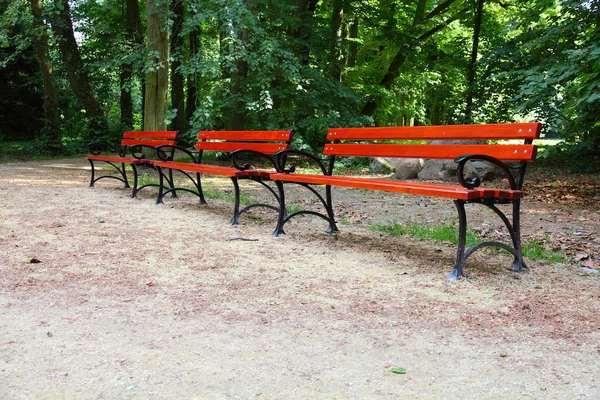 Panchine in parco — Foto Stock