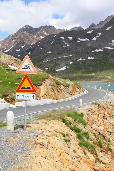 Tehlikeli yol — Stok fotoğraf