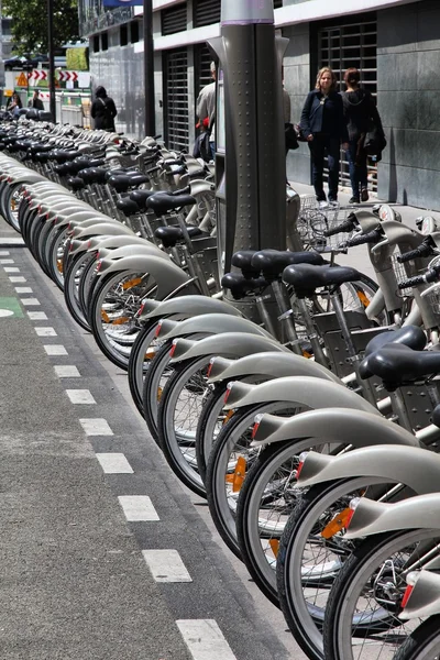 Fahrradverleih in Paris — Stockfoto