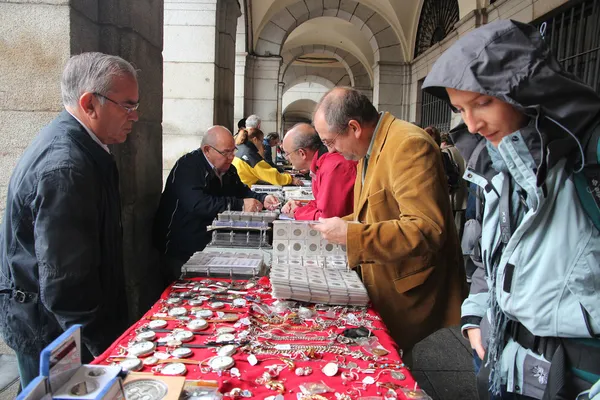 Mercado madrileño de coleccionables — Foto de Stock