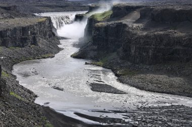 İzlanda 'da Şelale