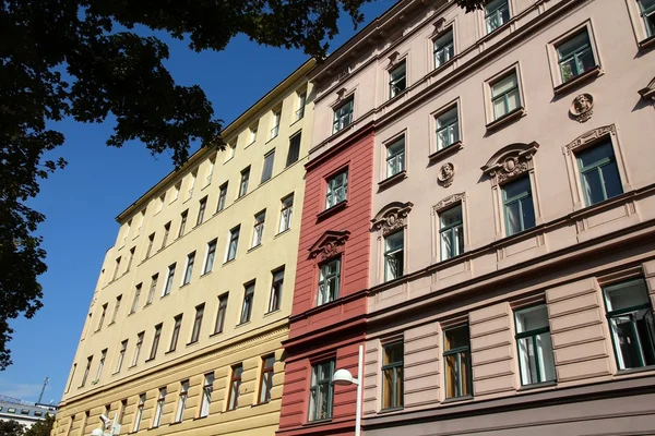 Apartamento antigo Edifício — Fotografia de Stock