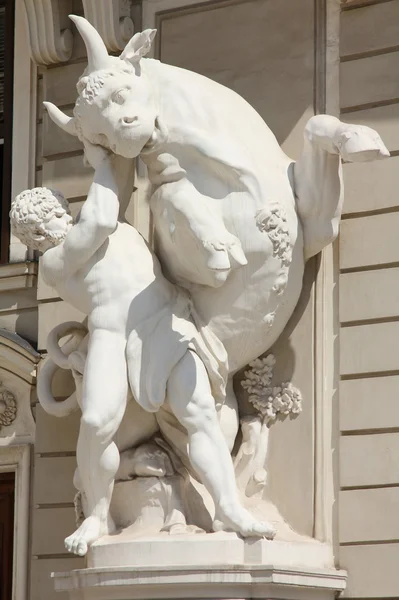 Hofburg palace skulptur — Stockfoto