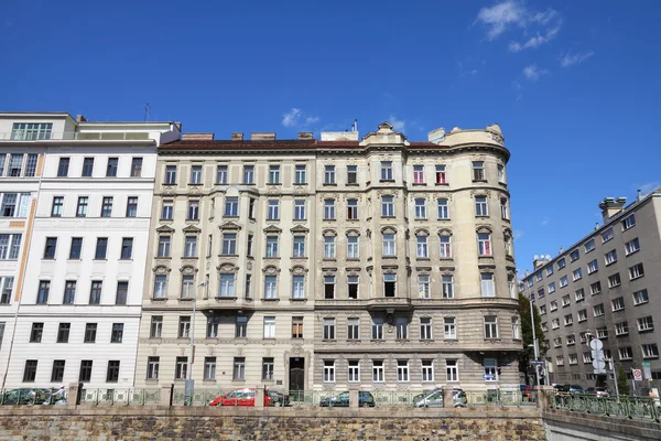 Old apartment building — Stock Photo, Image