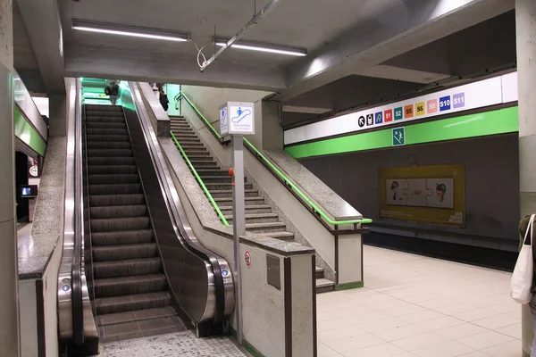 Metro van Milaan — Stockfoto