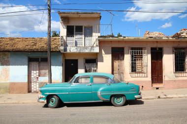 Küba'da eski bir araba