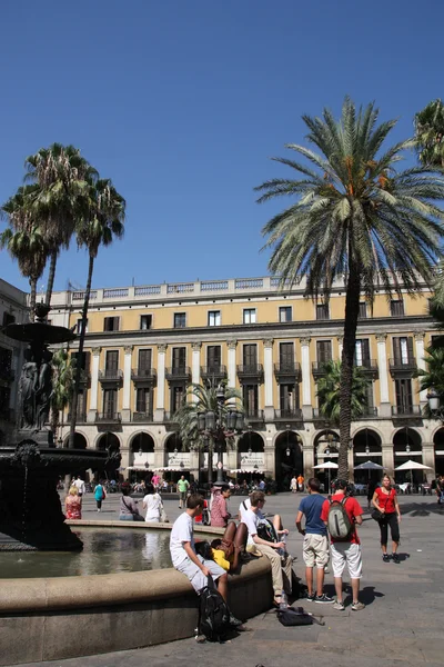 Turister i barcelona — Stockfoto